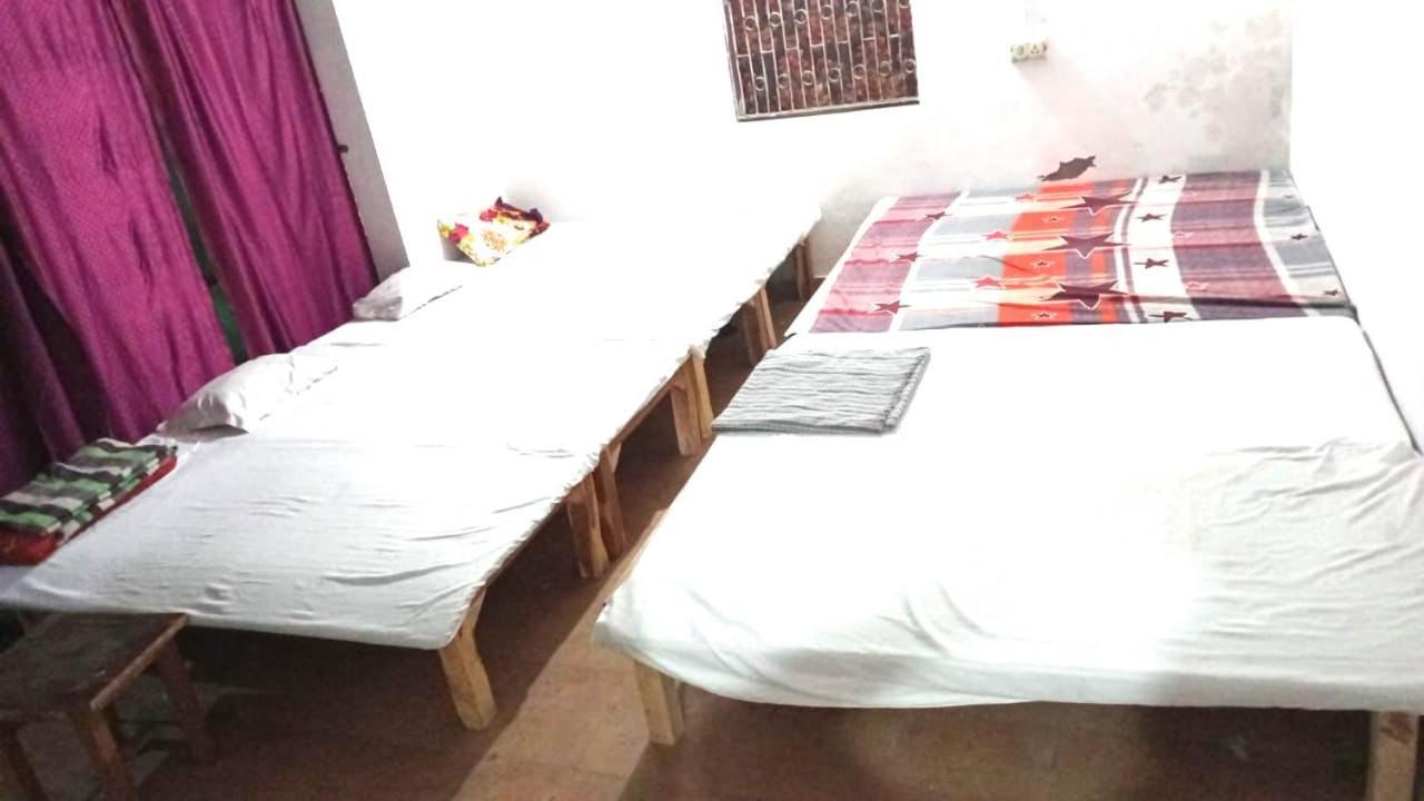 Anand Guest House Матхура Экстерьер фото